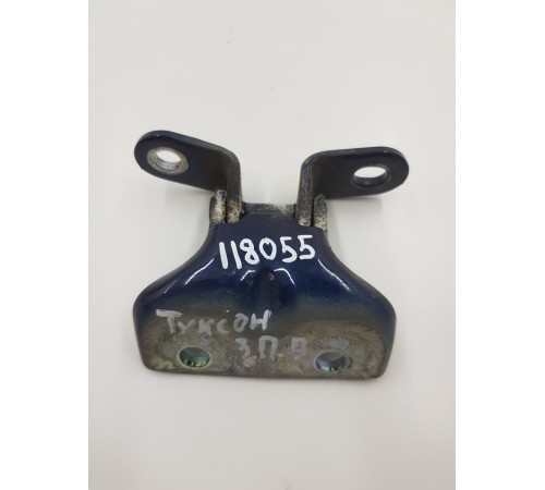 Петля двери задняя правая верхняя