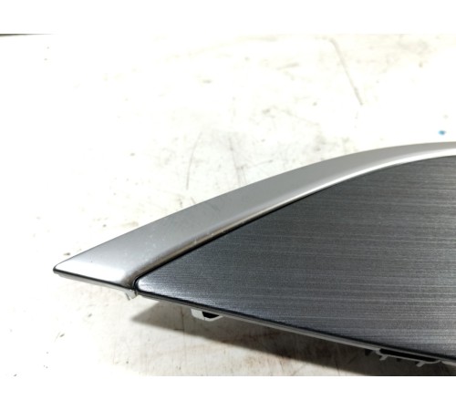 Накладка обшивки двери передняя правая