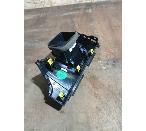 Воздушный дефлектор передний левый