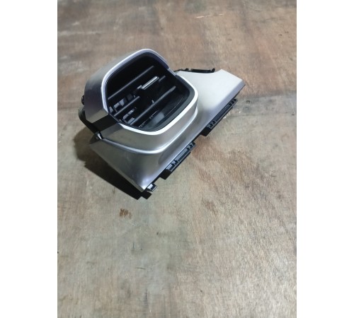 Воздушный дефлектор передний левый