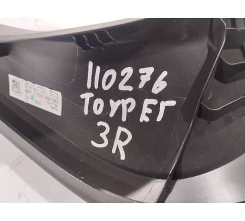 Обшивка крышки багажника (правая)