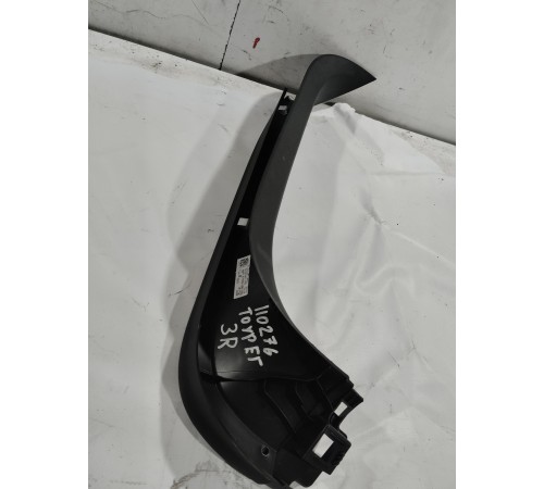 Обшивка крышки багажника (правая)