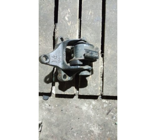 Опора двигателя передне левая