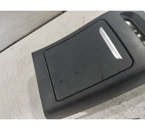 Накладка центральной консоли задняя