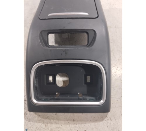 Накладка центральной консоли задняя