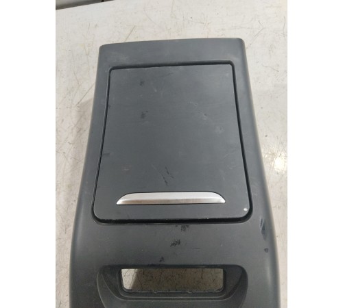 Накладка центральной консоли задняя