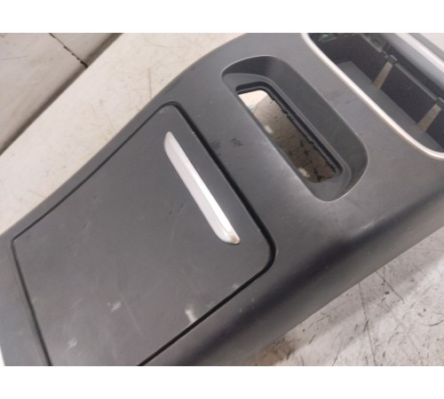 Накладка центральной консоли задняя