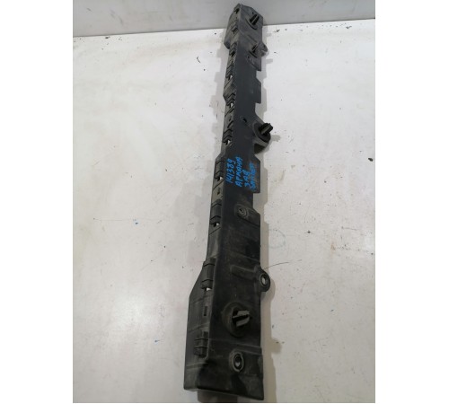 Кронштейн заднего бампера центральный