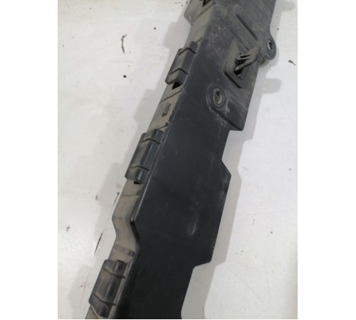 Кронштейн заднего бампера центральный