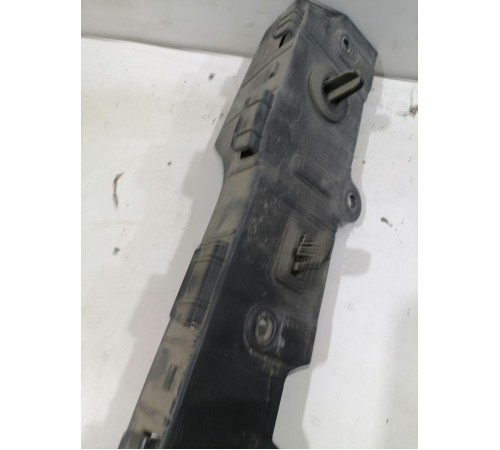 Кронштейн заднего бампера центральный