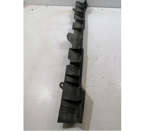 Кронштейн заднего бампера центральный