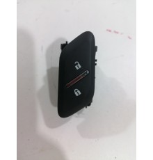 Кнопка блокировки центрального замка передняя левая