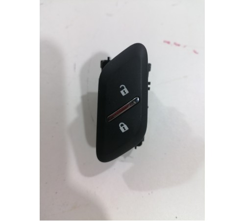 Кнопка блокировки центрального замка передняя левая