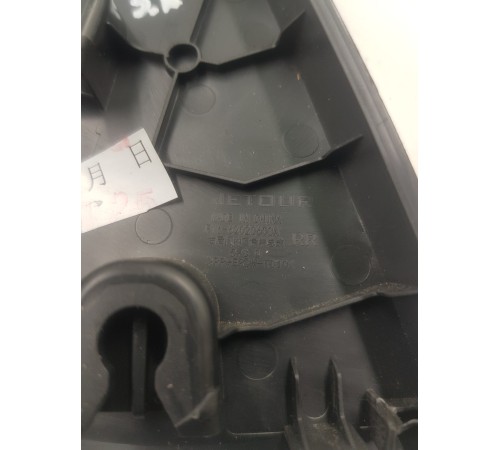 Уголок двери задний правый