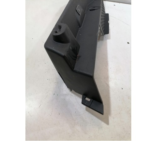 Накладка обшивки багажника правая