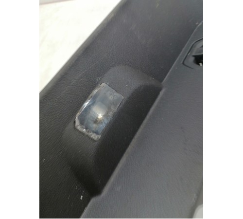 Накладка обшивки багажника правая