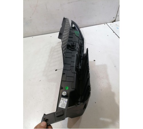 Накладка обшивки багажника правая