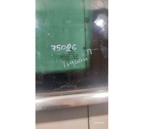 Стекло глухое(заднее, правое)