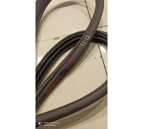 Уплотнитель двери(передний правый)