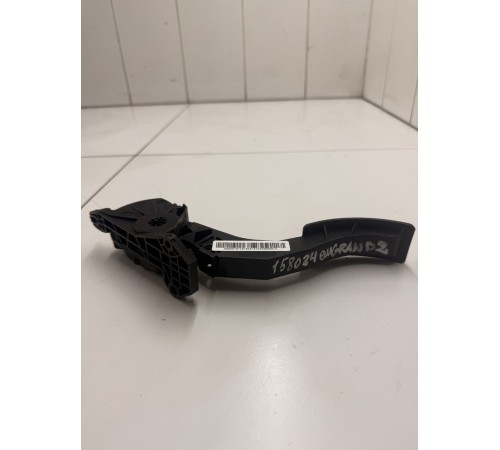 Педаль акселератора (газа)