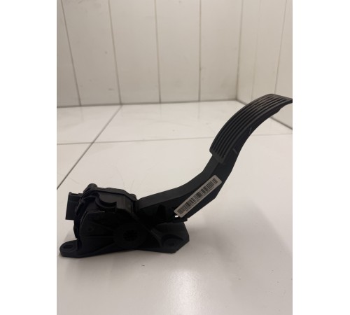 Педаль акселератора (газа)