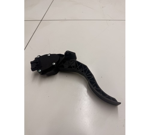 Педаль акселератора (газа)