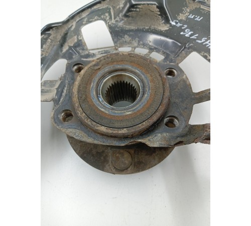 Ступица передняя правая с кожухом