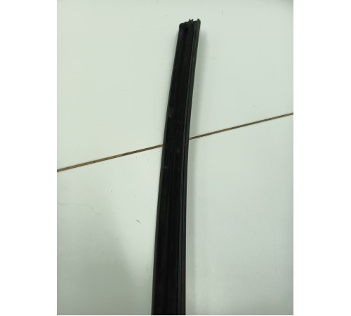 Уплотнитель стекла передний левый внутренний