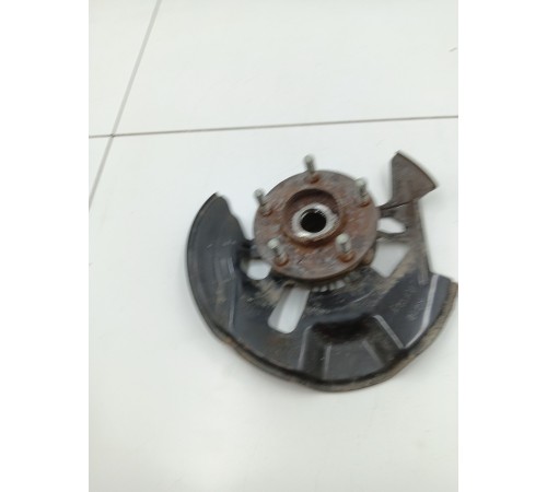 Ступица передняя правая с кожухом