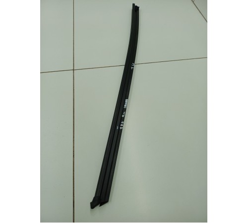 Уплотнитель стекла передний левый внутренний