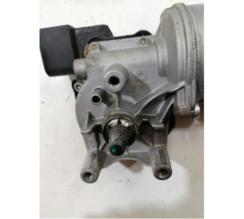 Моторчик стеклоочистителя передний