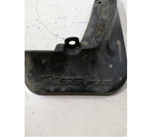 Брызговик передний правый