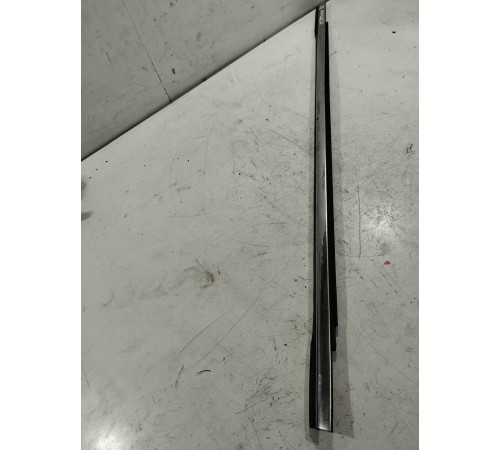 Уплотнитель стекла (задний левый наружный)