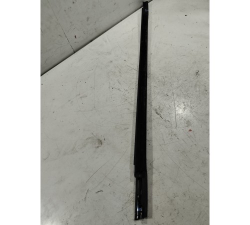 Уплотнитель стекла (задний левый наружный)