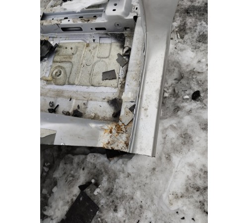 Порог со стойкой(правый)