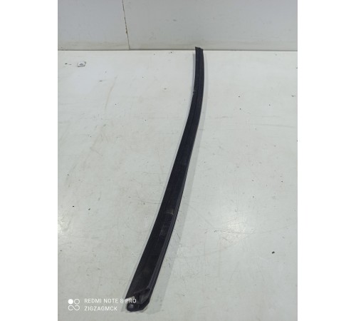 Уплотнитель стекла (передний правый внутренний)