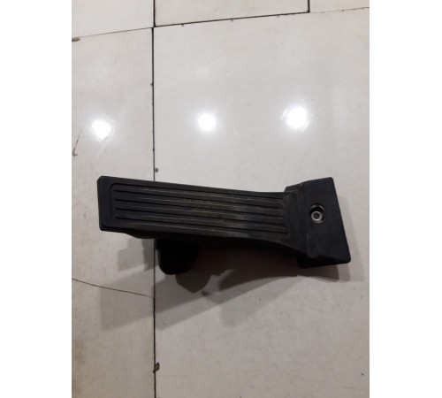 Педаль акселератора (газа)