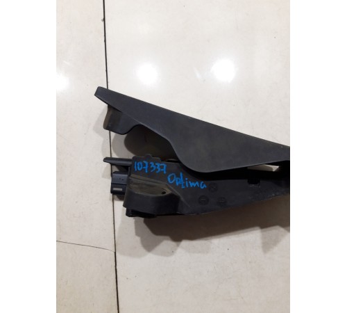 Педаль акселератора (газа)