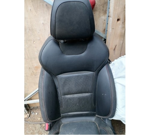 Сиденье переднее левое