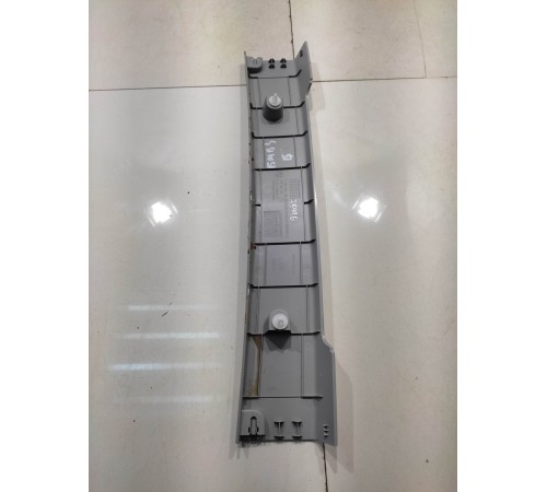 Обшивка двери багажника(задняя)