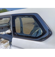 Глухое стекло (заднее левое)