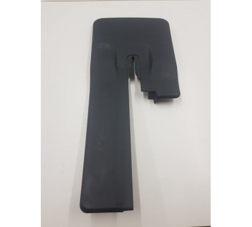 Заглушка заднего сиденья