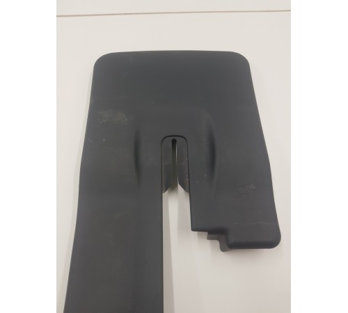 Заглушка заднего сиденья