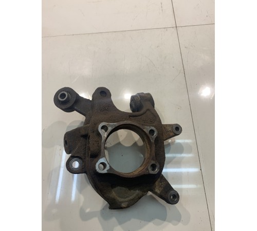 Поворотный кулак (задний, правый)