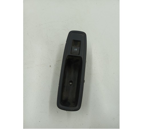 Кнопка стеклоподъёмника задняя правая