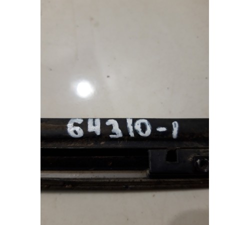 Уплотнитель стекла (задний, правый, внешний)