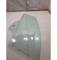 Стекло двери (переднее левое)