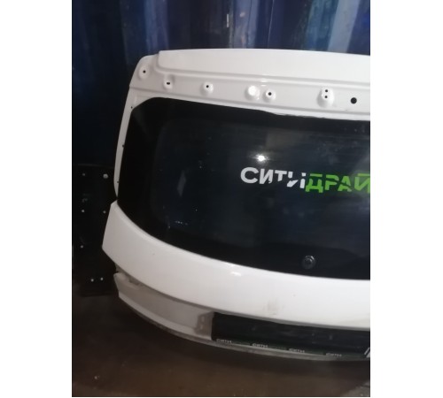 Дверь багажника со стеклом