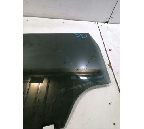 Стекло двери заднее левое