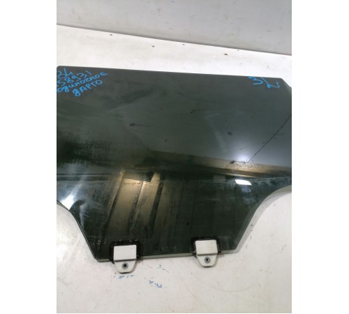 Стекло двери заднее левое